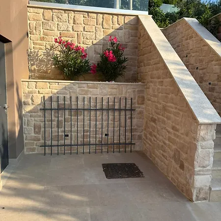 Вилла Marmonte, Luksuzna S Bazenom I Pogledom Na Медвежа