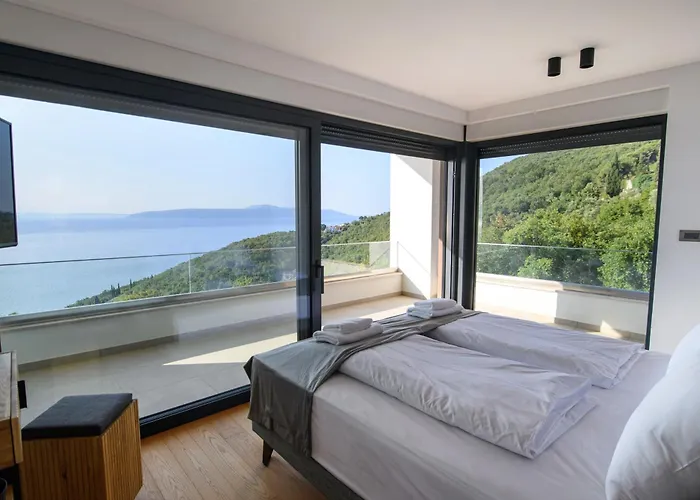 Marmonte, Luksuzna S Bazenom I Pogledom Na Villa Medveja