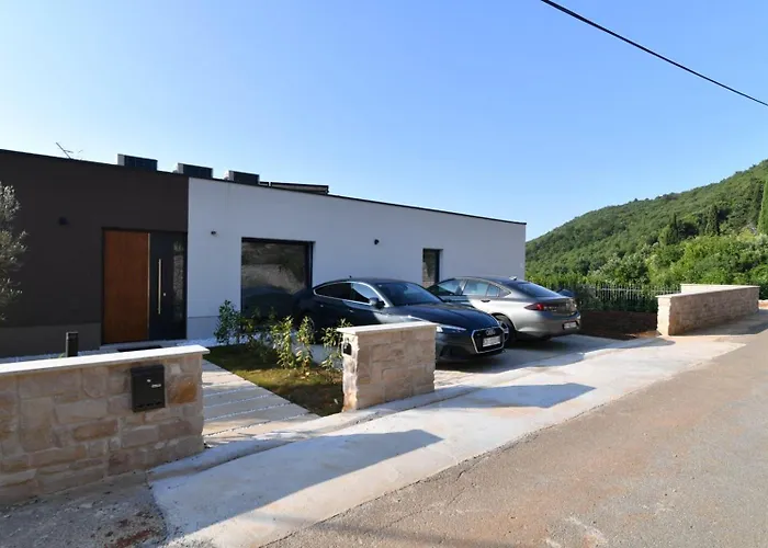 Marmonte, Luksuzna S Bazenom I Pogledom Na Villa
