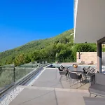 Marmonte, Luksuzna S Bazenom I Pogledom Na Willa