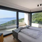 Marmonte, Luksuzna S Bazenom I Pogledom Na Willa Medveja
