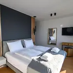 Marmonte, Luksuzna S Bazenom I Pogledom Na * Medveja