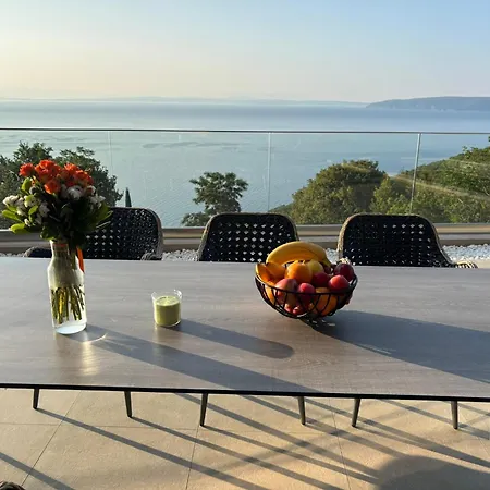 Marmonte, Luksuzna S Bazenom I Pogledom Na Villa Medveja