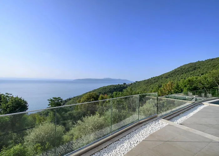 Marmonte, Luksuzna S Bazenom I Pogledom Na Villa Medveja