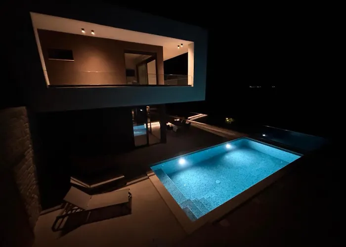 Villa Marmonte, Luksuzna S Bazenom I Pogledom Na Medveja